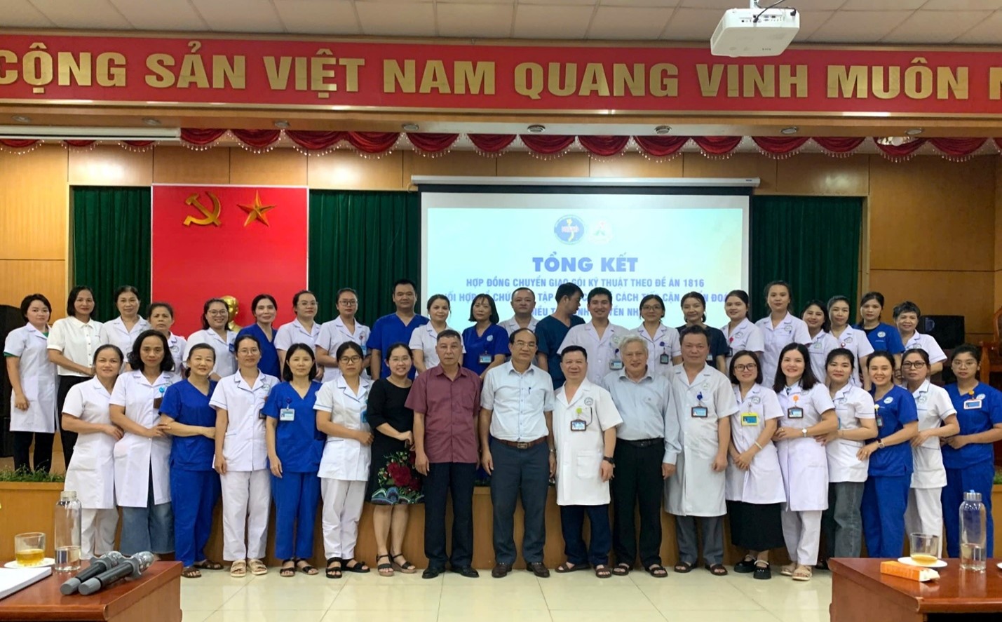 KHOA VI SINH-SINH HỌC PHÂN TỬ BỆNH VIỆN ĐA KHOA HÀ GIANG HỢP TÁC VỚI KHOA VI SINH - SINH HỌC PHÂN TỬ, BỆNH VIỆN BỆNH NHIỆT ĐỚI TW CHUYỂN GIAO GÓI KỸ THUẬT “ỨNG DỤNG SINH HỌC PHÂN TỬ TRONG CHẨN ĐOÁN BỆNH TRUYỀN NHIỄM”